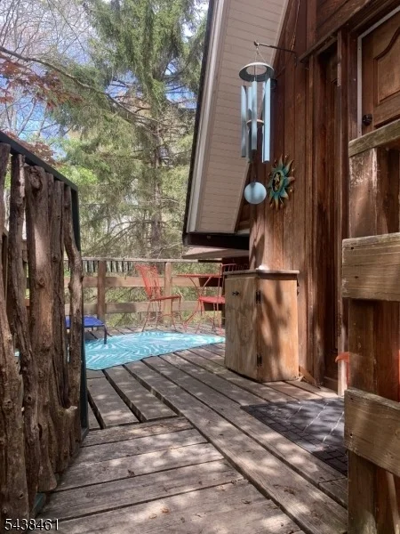 Photo of 4 Pine Tree Ln