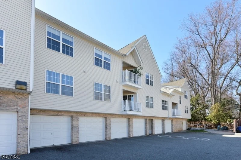 Photo of 20 Parkside Ct