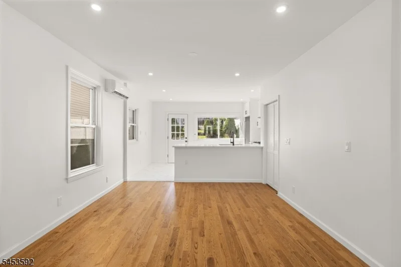 Photo of 345 Forest St