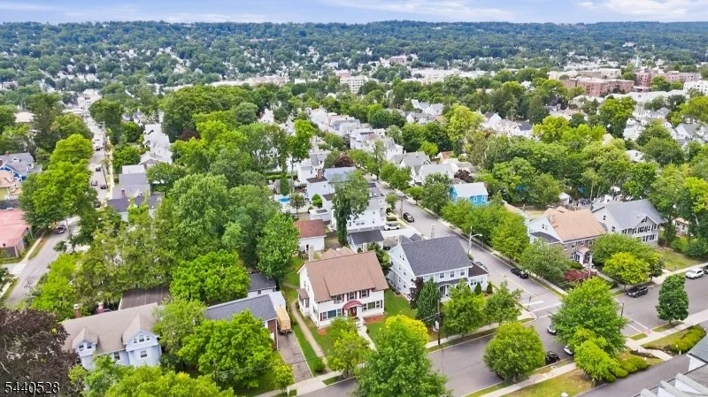 Photo of 569 Berkeley Ave