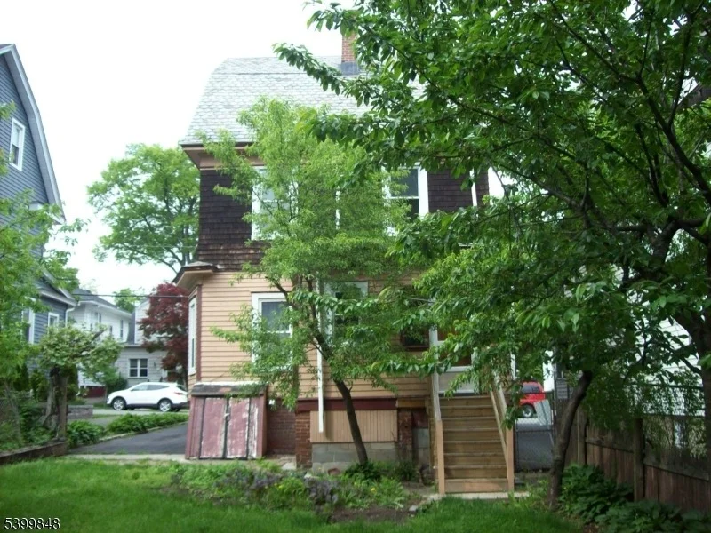 Photo of 104 Riggs Pl