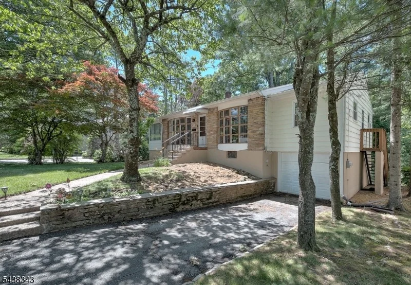 Photo of 54 Oak Crest Rd