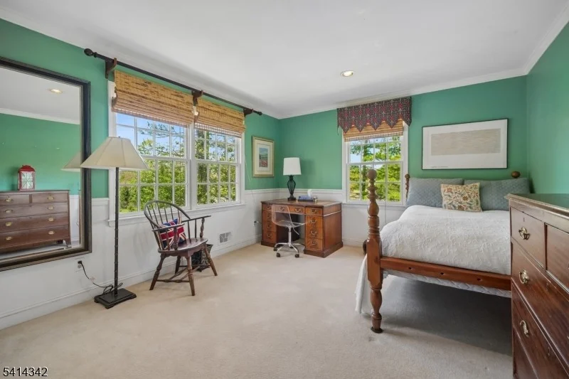 Photo of 638 Mountain Ave