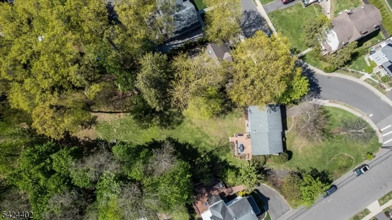 Photo of 30 Bellaire Dr