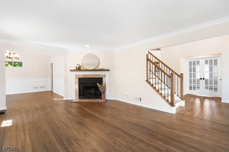 Photo of 26 W Main St