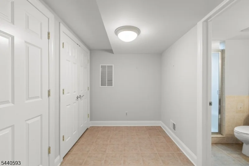 Photo of 33 Fox Run