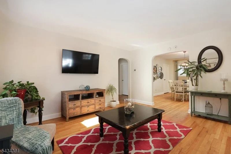 Photo of 934 Moessner Ave
