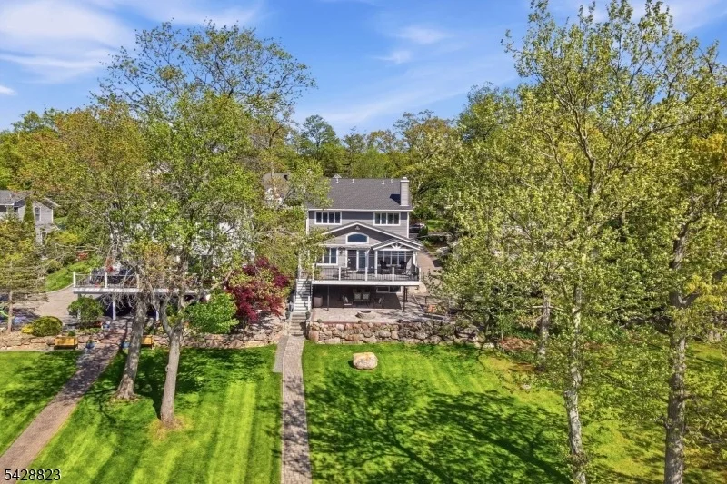 Photo of 206 Long Pond Rd