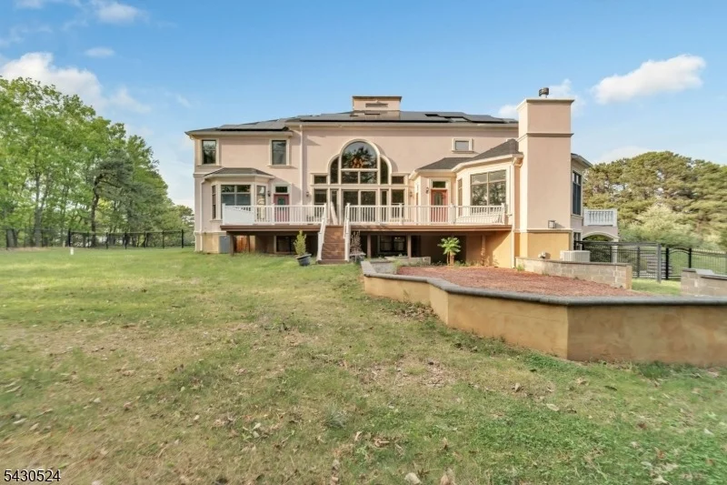 Photo of 37 Robbins Rd