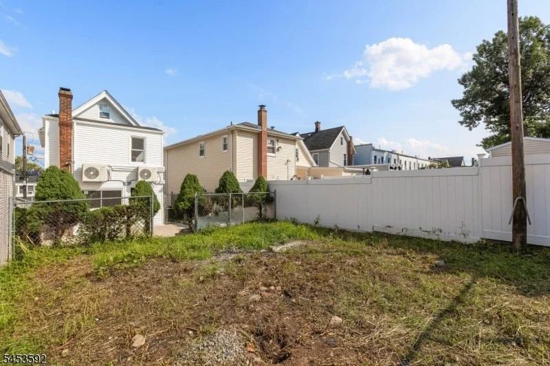 Photo of 345 Forest St