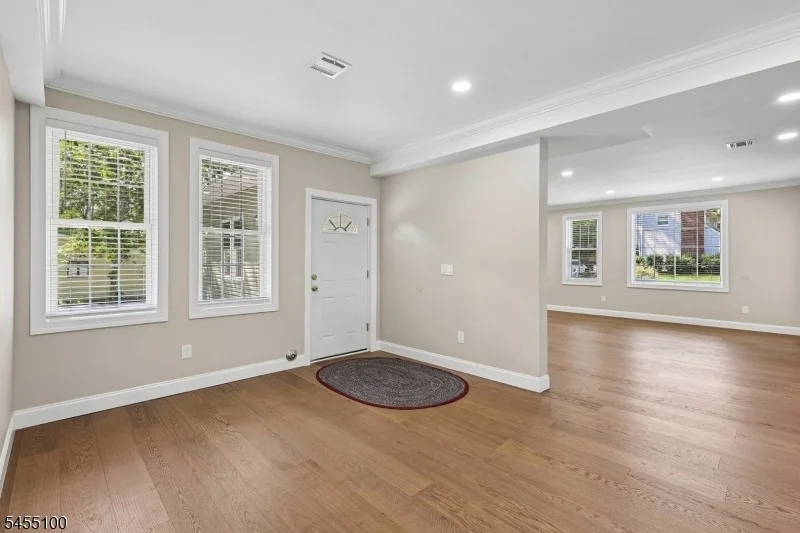 Photo of 34 Gates Ave