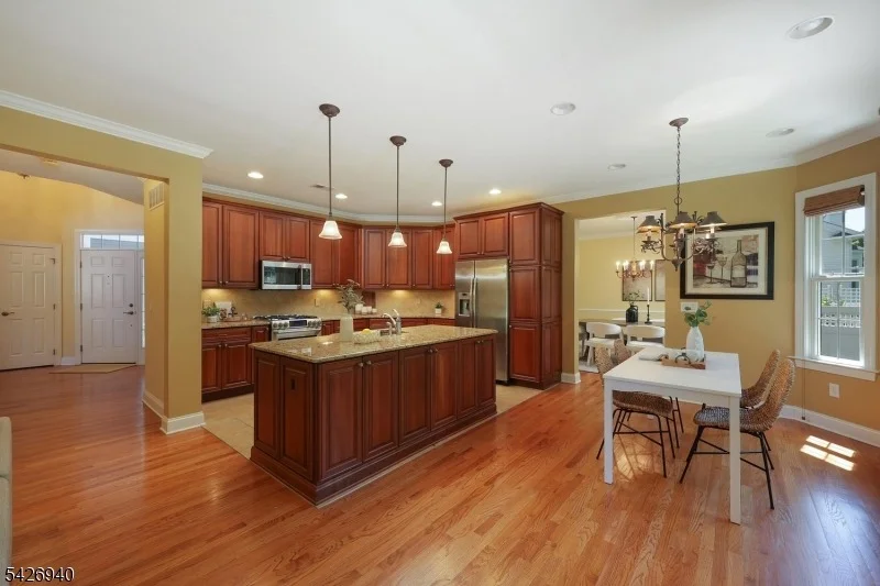 Photo of 84 Bedford Dr