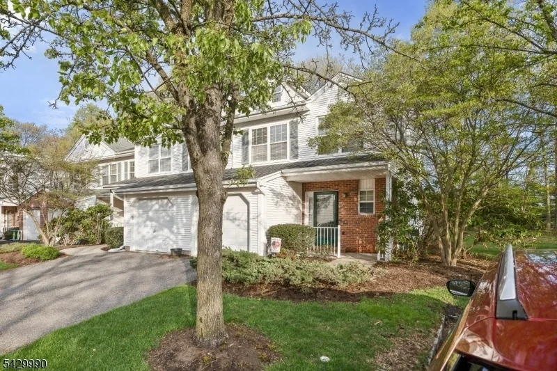 Photo of 35 Maple Ln