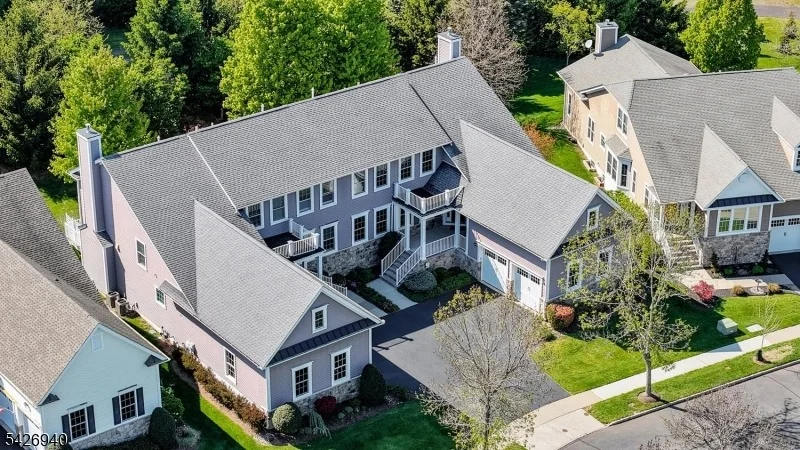 Photo of 84 Bedford Dr