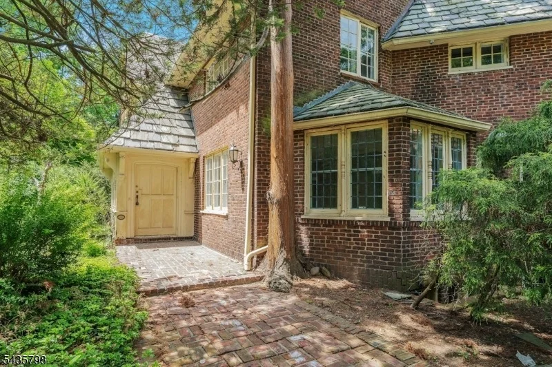 Photo of 475 Berkeley Ave