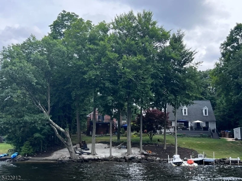Photo of 173 Point Breeze Dr
