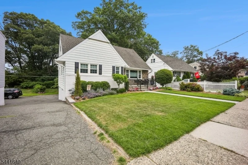Photo of 23 Andover Pl