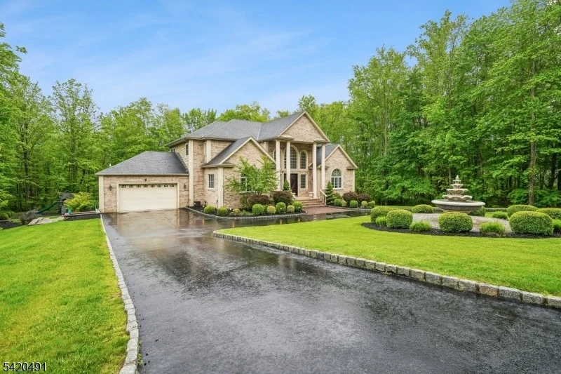 Photo of 72 Hook Mountain Rd