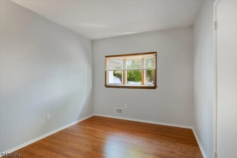 Photo of 44 Summit Rd