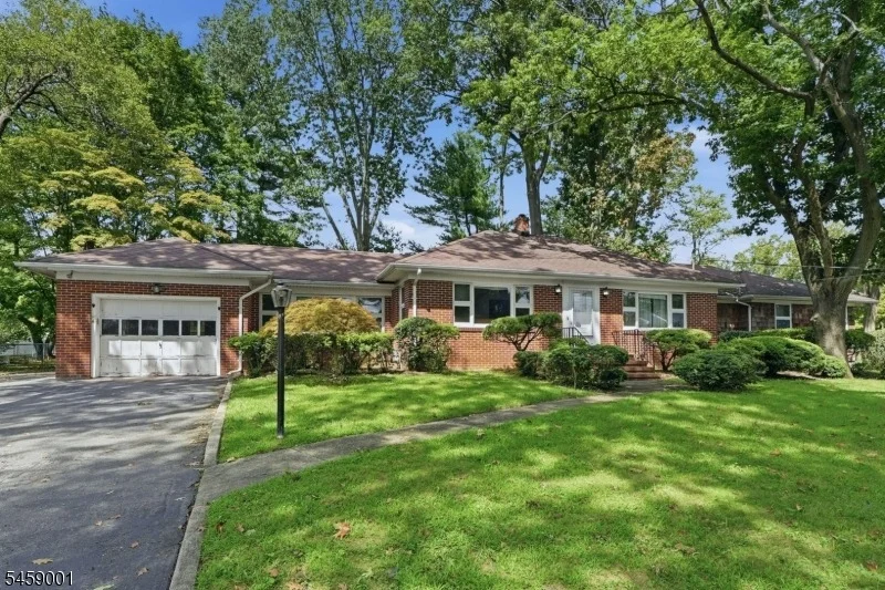 Photo of 23 Glendale Dr