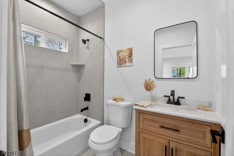 Photo of 287 Orange Rd