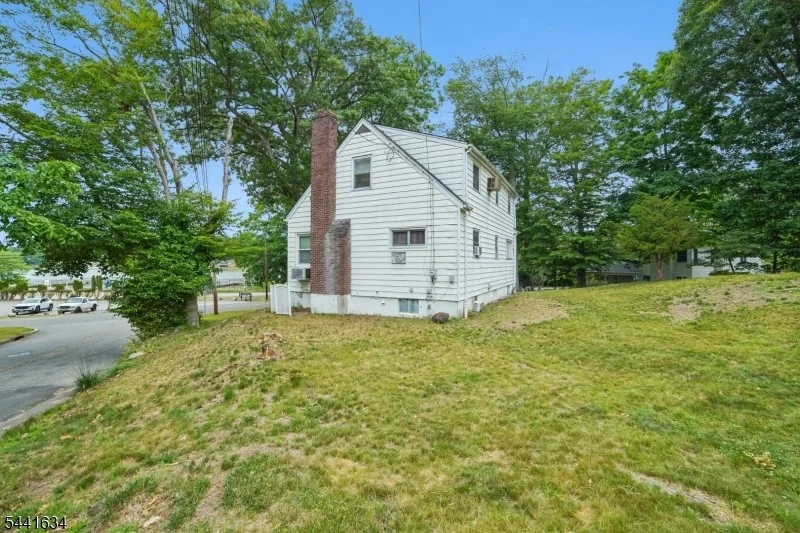Photo of 72 Lake Dr East