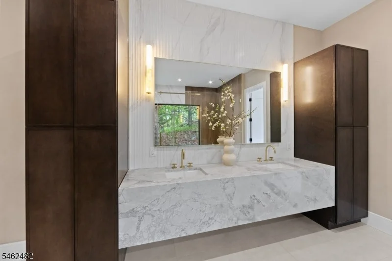 Photo of 809 West Shore Drive