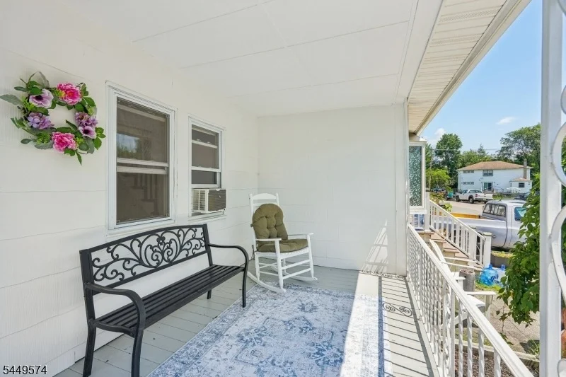 Photo of 2 Howard St