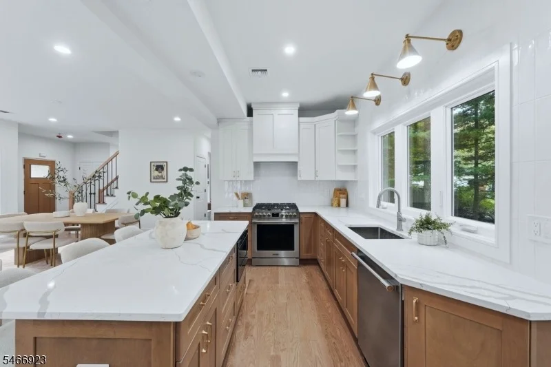 Photo of 37 Maple Ave