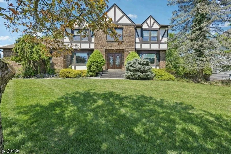 Photo of 28 Verkade Dr