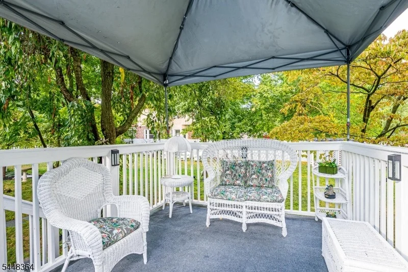 Photo of 737 W 8Th St