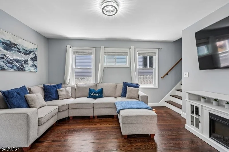 Photo of 377 Parker Ave