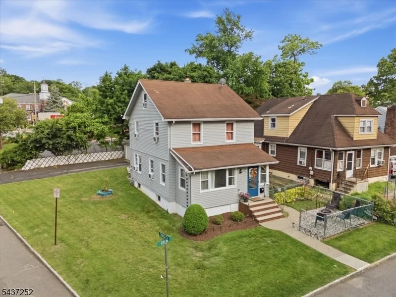Photo of 13 Elm Dr