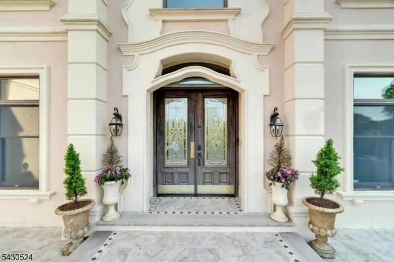 Photo of 37 Robbins Rd