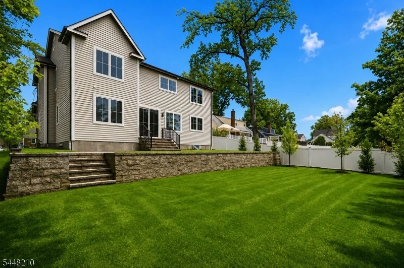 Photo of 936 Beverly Dr