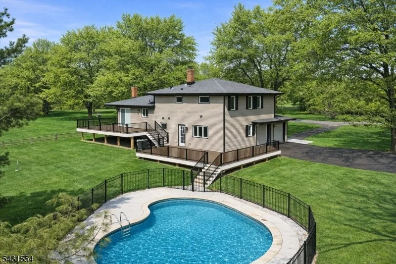 Photo of 16 SCHAAF ROAD