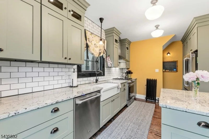 Photo of 16 Coolidge Ave