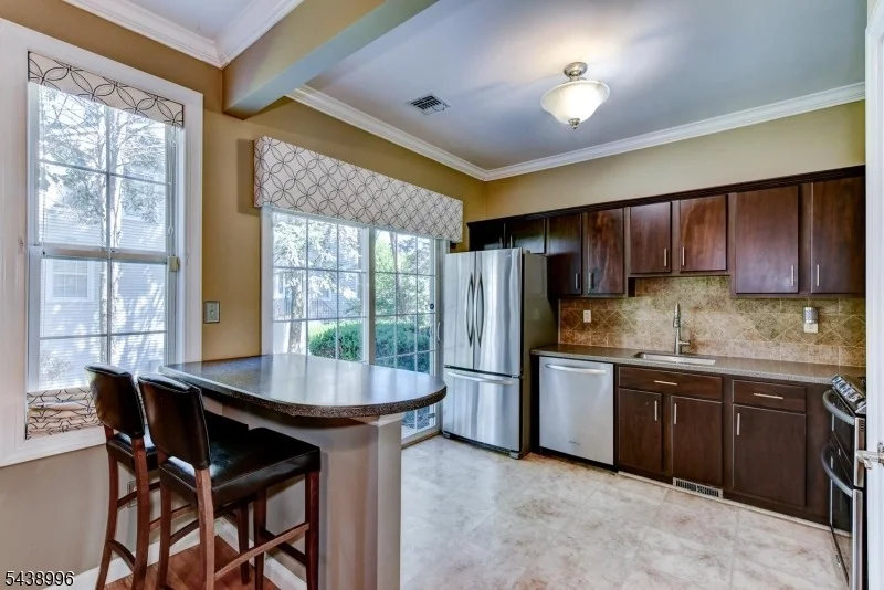 Photo of 118 Barclay Dr