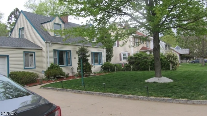 Photo of 815 Mountain Ave