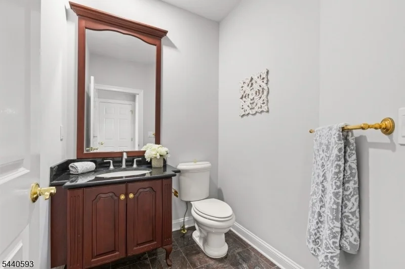 Photo of 33 Fox Run