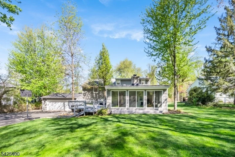 Photo of 28 Spring Ridge Dr