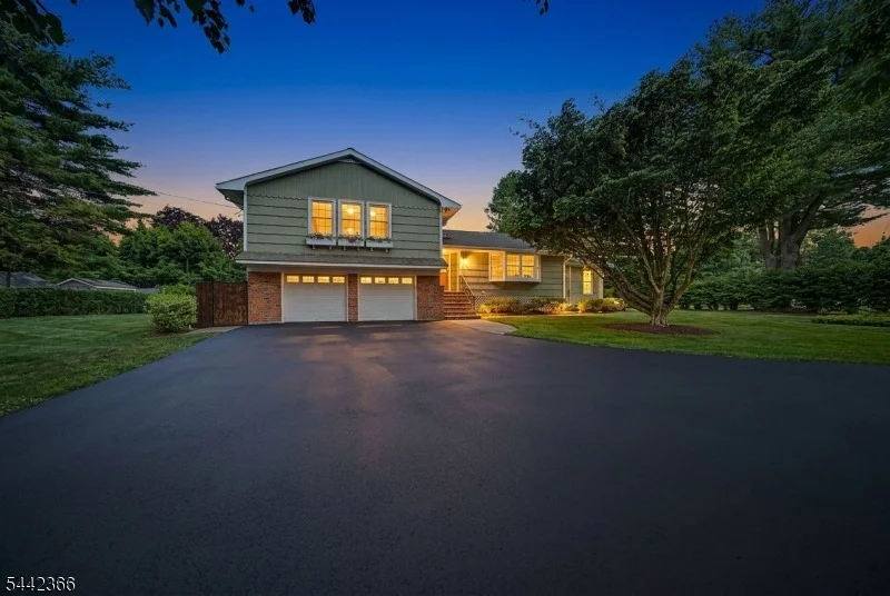 Photo of 28 Lyonsville Rd
