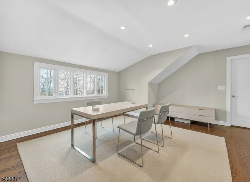 Photo of 54 Hamilton Dr