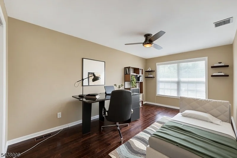 Photo of 118 Barclay Dr