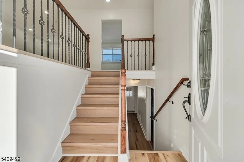Photo of 33 Sycamore Dr