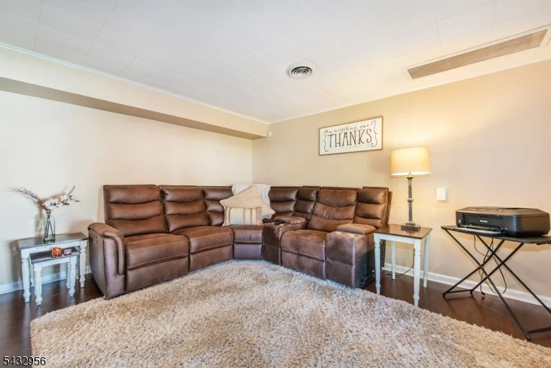 Photo of 3 Knoll Rd