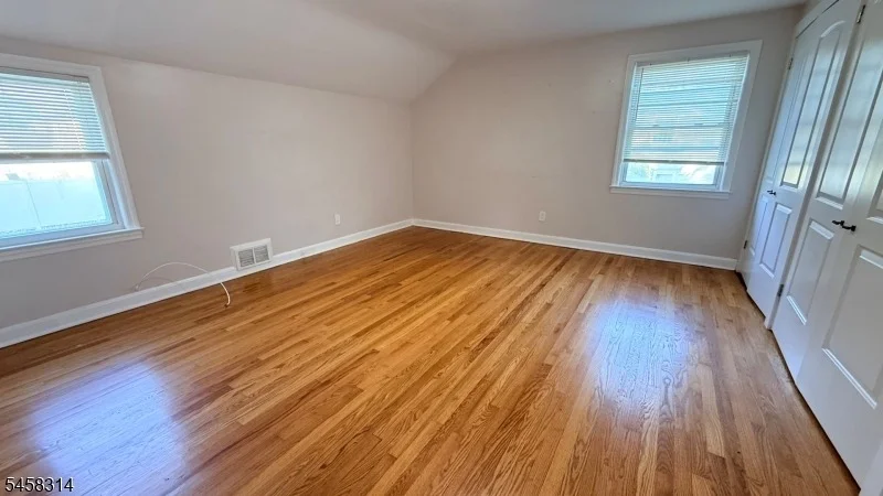 Photo of 88 Meadowbrook Rd