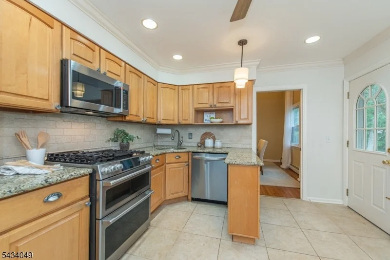 Photo of 27 Bogert Rd