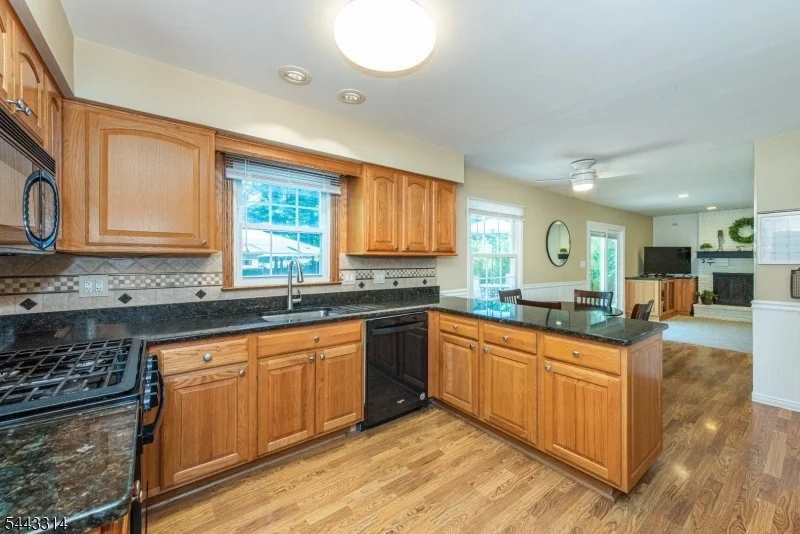 Photo of 37 Camelot Dr