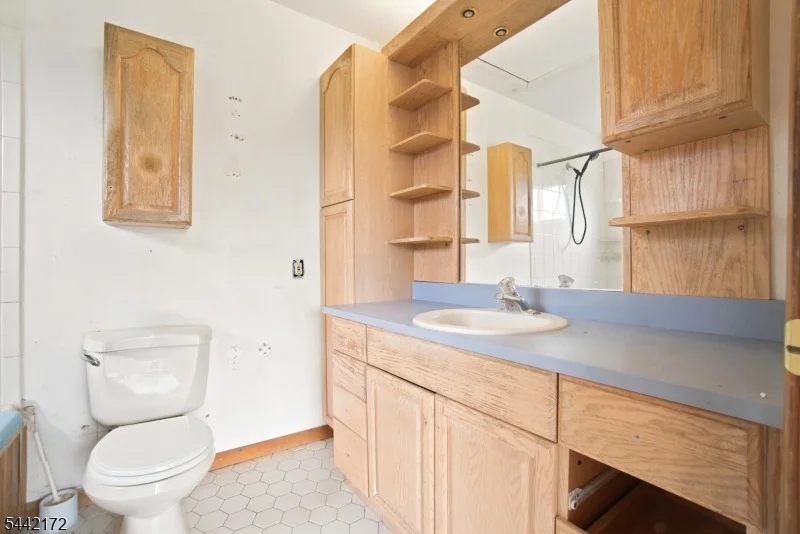Photo of 175 Wertsville Rd